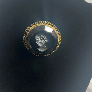 Vintage Gold Tone Black Glass Reverse Carved Intaglio Cameo Pin Brooch 1.75